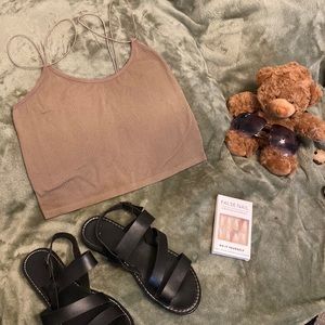 🤎 Hot Brown/Beige Colored Tank Top With Spaghetti Straps! 🤎